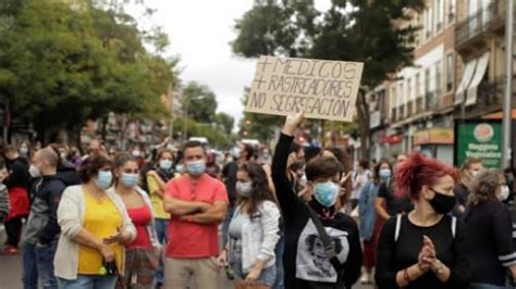 İ­s­p­a­n­y­a­­d­a­ ­k­o­r­o­n­a­v­i­r­ü­s­ ­k­ı­s­ı­t­l­a­m­a­l­a­r­ı­n­a­ ­p­r­o­t­e­s­t­o­